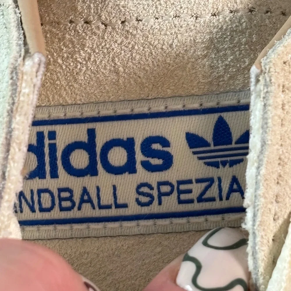 Adidas Handball Spezial Cream Blue Knit Suede Sneakers Mens 6 Womens 7.5 JS3865